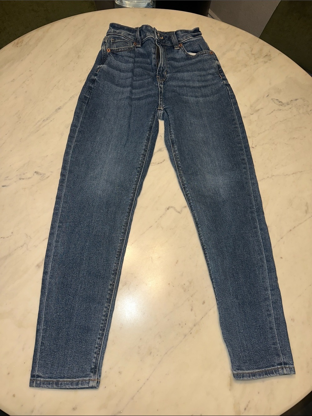 American Eagle High-Rise Denim Jeans in Medium Blue Wash size 000
